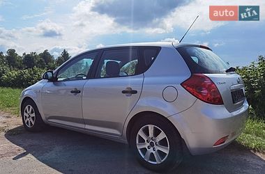 Хэтчбек Kia Ceed 2007 в Сарнах