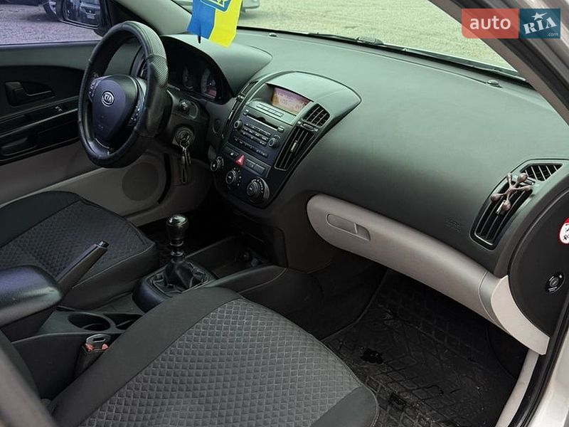 Хэтчбек Kia Ceed 2008 в Кропивницком