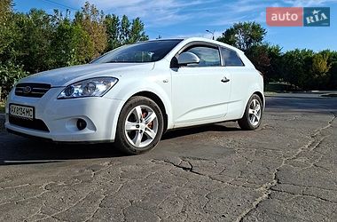 Хэтчбек Kia Ceed 2009 в Харькове