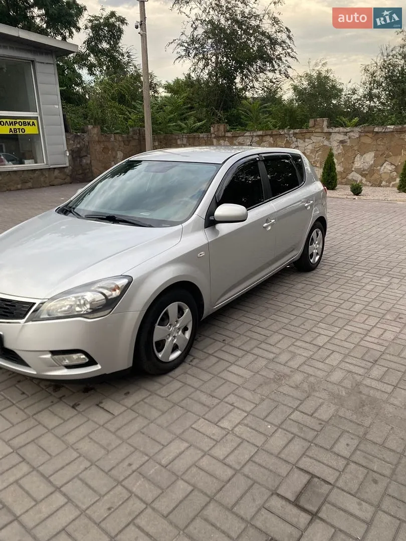 2010 Kia Cee'd - мініатюра 9