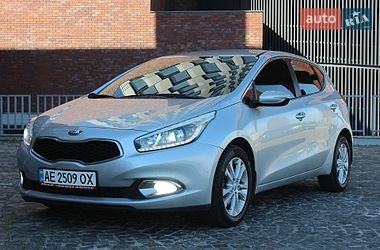 Хэтчбек Kia Ceed 2013 в Днепре