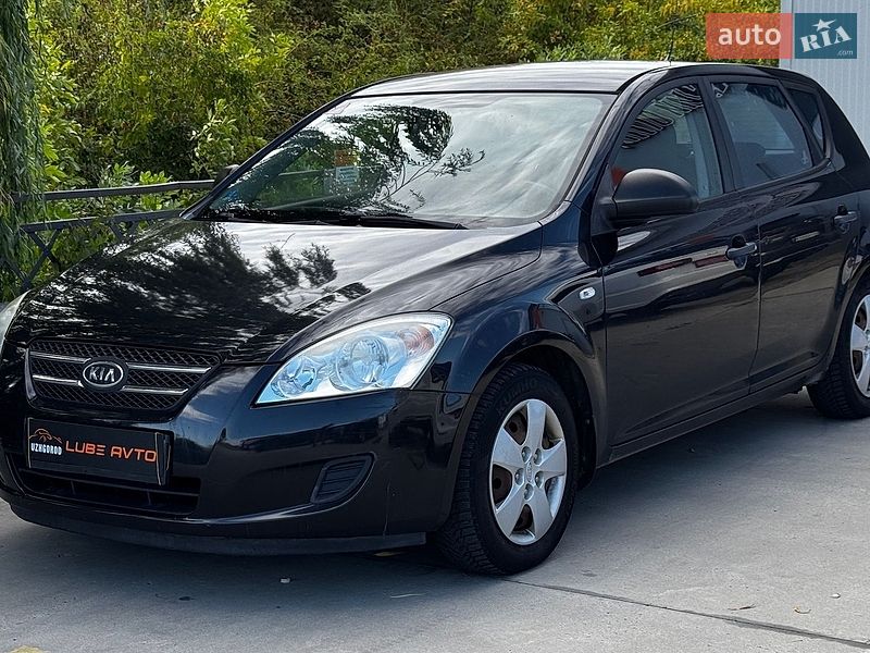 Хэтчбек Kia Ceed 2008 в Ужгороде