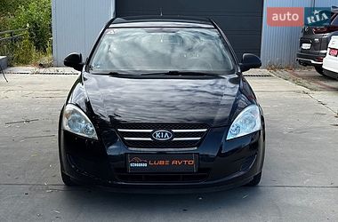 Хэтчбек Kia Ceed 2008 в Ужгороде