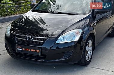 Хэтчбек Kia Ceed 2008 в Ужгороде