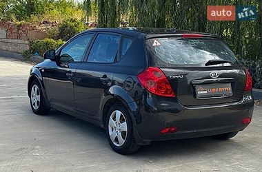 Хэтчбек Kia Ceed 2008 в Ужгороде