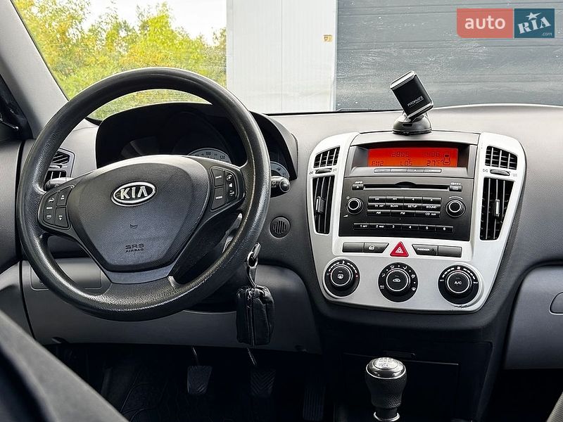 Хэтчбек Kia Ceed 2008 в Ужгороде