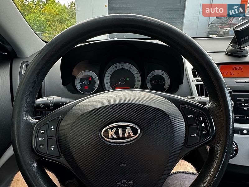 Хэтчбек Kia Ceed 2008 в Ужгороде