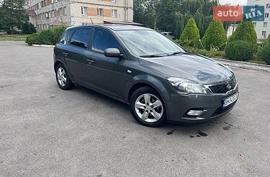 Хэтчбек Kia Ceed 2011 в Ладыжине