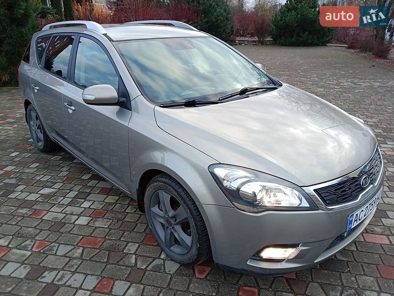 Универсал Kia Ceed 2012 в Нововолынске