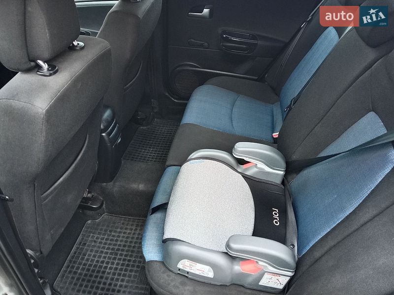 Универсал Kia Ceed 2012 в Нововолынске