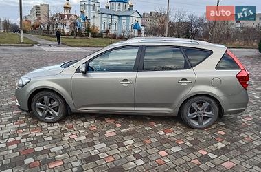 Универсал Kia Ceed 2012 в Нововолынске