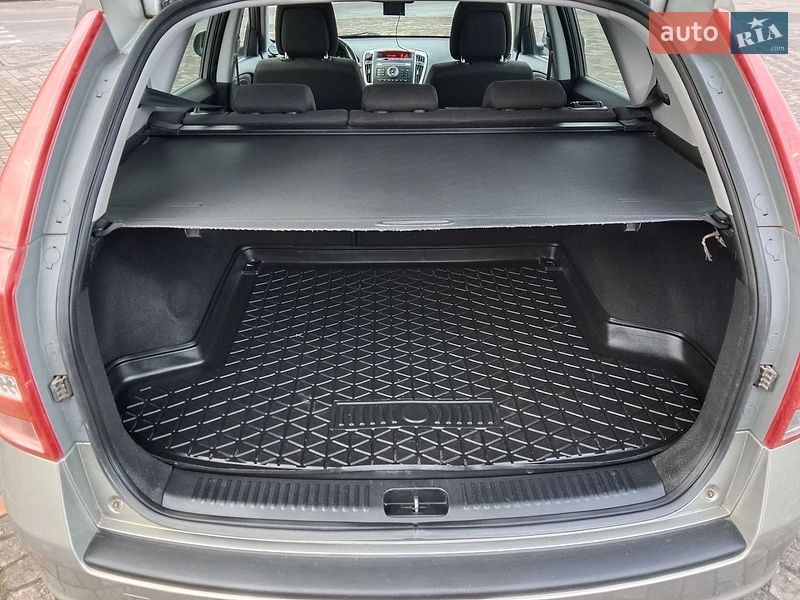 Универсал Kia Ceed 2012 в Нововолынске