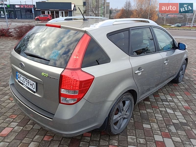 Универсал Kia Ceed 2012 в Нововолынске