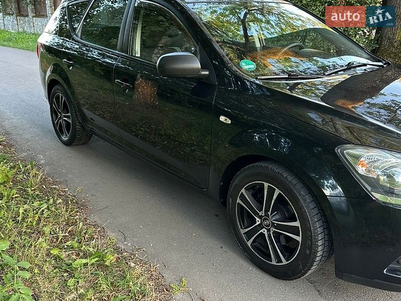 Хетчбек Kia Ceed 2010 в Івано-Франківську фото 4 Хетчбек Kia Ceed 2010 в Івано-Франківську