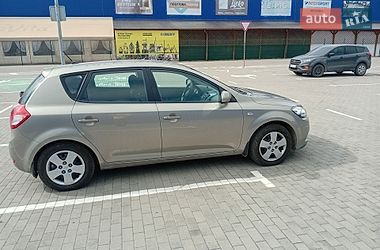 Хетчбек Kia Ceed 2011 в Калуші