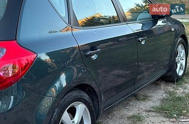 Хэтчбек Kia Ceed 2009 в Нововолынске