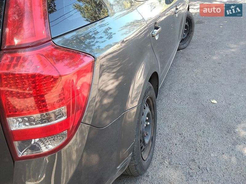 Универсал Kia Ceed 2010 в Николаеве фото 3 Универсал Kia Ceed 2010 в Николаеве