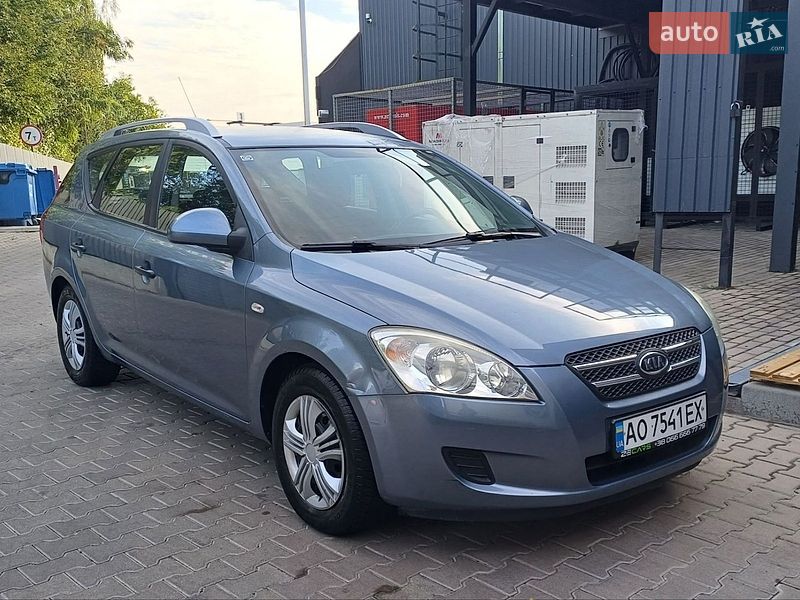 Универсал Kia Ceed 2009 в Ужгороде