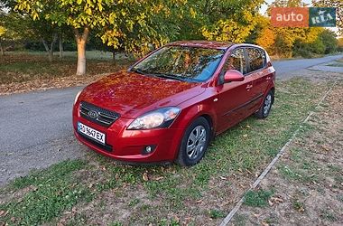 Хетчбек Kia Ceed 2008 в Ужгороді