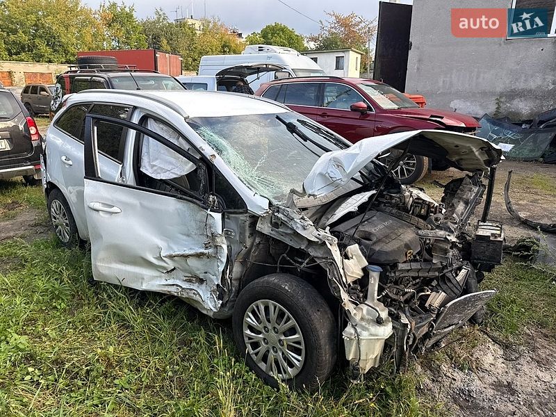 Универсал Kia Ceed 2015 в Львове