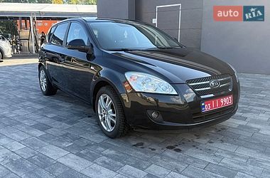 Хэтчбек Kia Ceed 2009 в Луцке