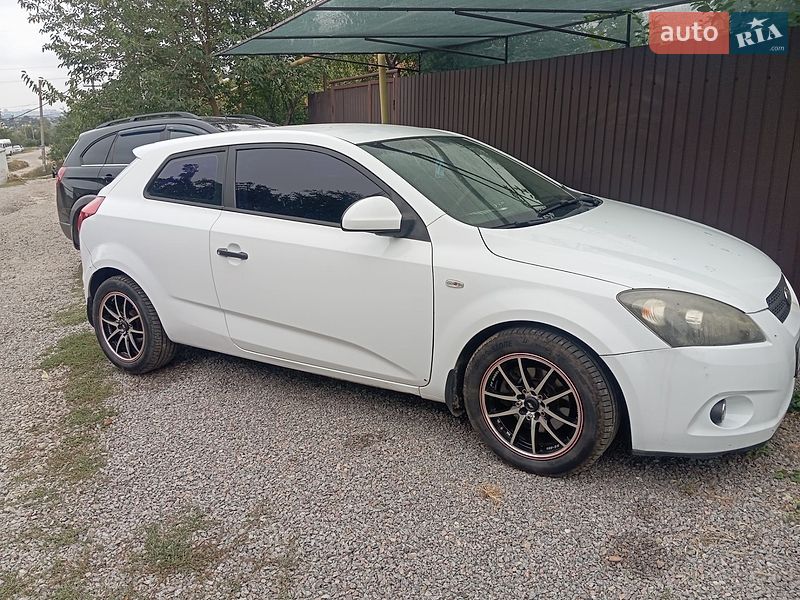 Хетчбек Kia Ceed 2008 в Запоріжжі фото 2 Хетчбек Kia Ceed 2008 в Запоріжжі