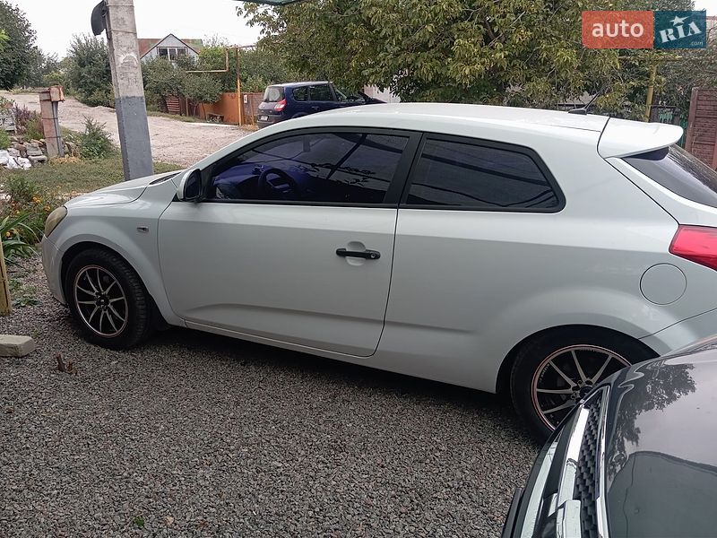 Хетчбек Kia Ceed 2008 в Запоріжжі фото 3 Хетчбек Kia Ceed 2008 в Запоріжжі