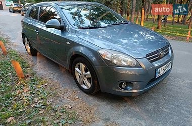 Хетчбек Kia Ceed 2008 в Києві фото 5 Хетчбек Kia Ceed 2008 в Києві