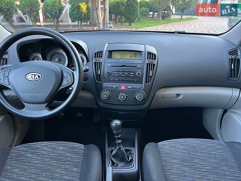 Хетчбек Kia Ceed 2008 в Луцьку фото 23 Хетчбек Kia Ceed 2008 в Луцьку