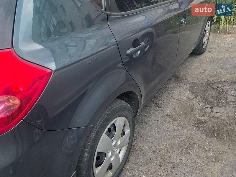 Хэтчбек Kia Ceed 2008 в Кременчуге