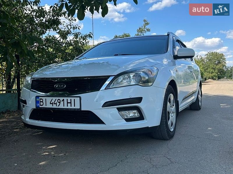 Універсал Kia Ceed 2011 в Миколаєві