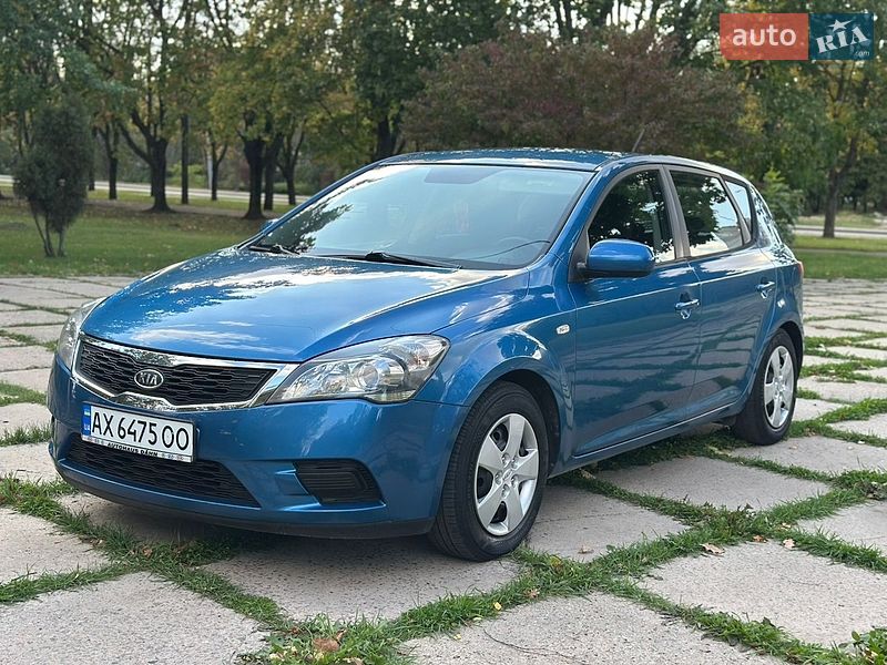 Хэтчбек Kia Ceed 2009 в Харькове