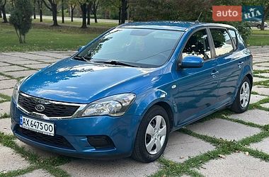 Хэтчбек Kia Ceed 2009 в Харькове