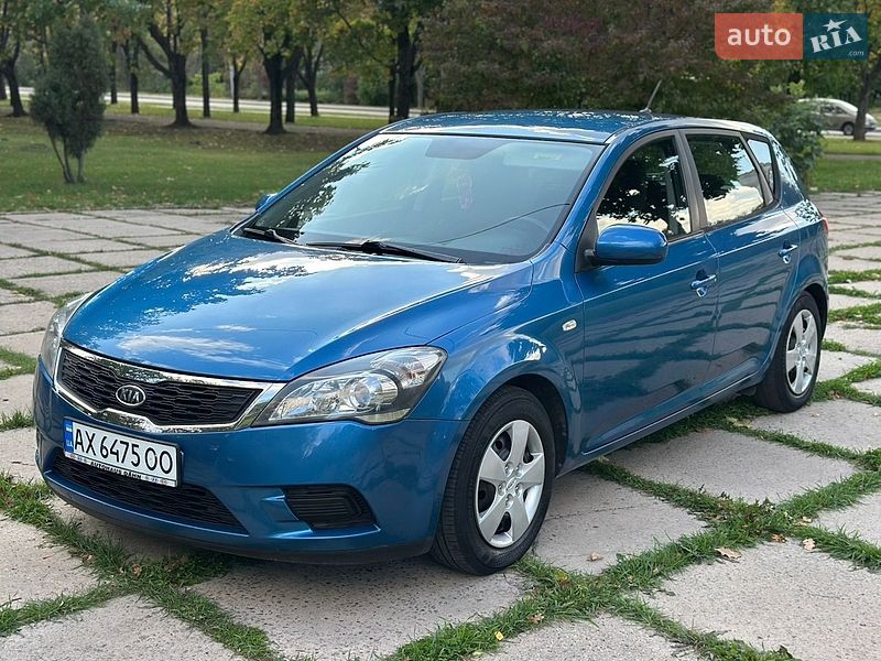 Хэтчбек Kia Ceed 2009 в Харькове