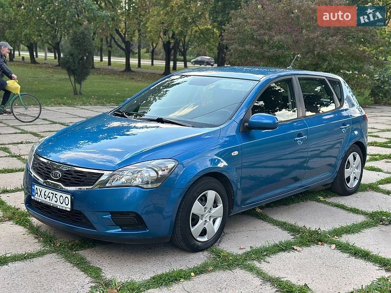Хэтчбек Kia Ceed 2009 в Харькове