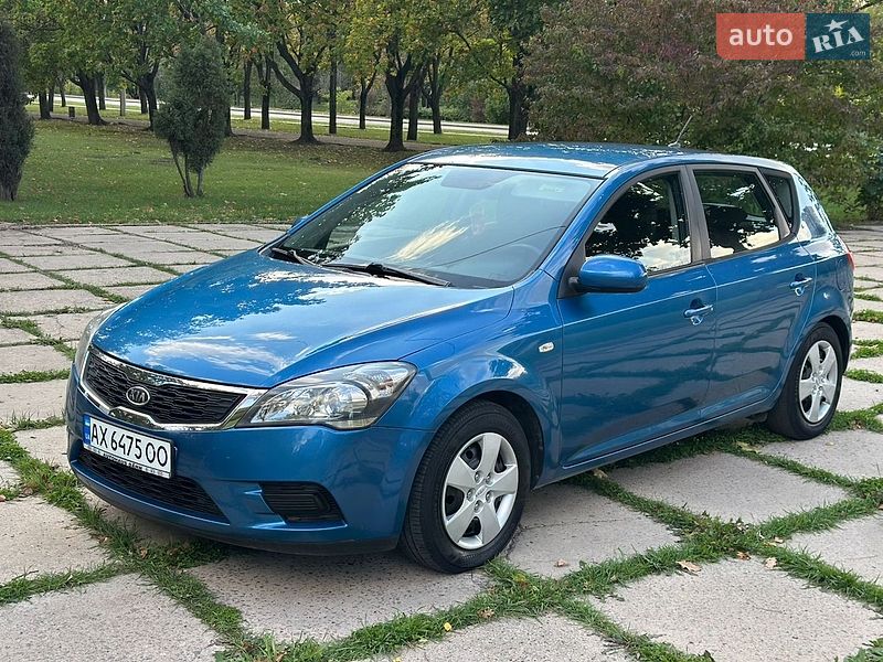 Хэтчбек Kia Ceed 2009 в Харькове