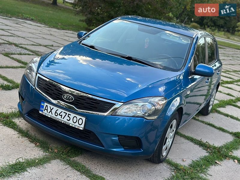 Хэтчбек Kia Ceed 2009 в Харькове