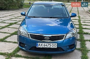 Хэтчбек Kia Ceed 2009 в Харькове