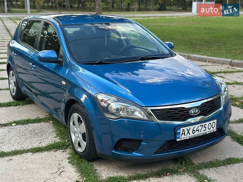 Хэтчбек Kia Ceed 2009 в Харькове