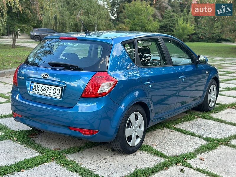 Хэтчбек Kia Ceed 2009 в Харькове