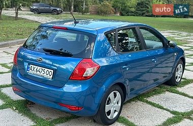 Хэтчбек Kia Ceed 2009 в Харькове