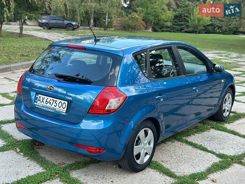 Хэтчбек Kia Ceed 2009 в Харькове