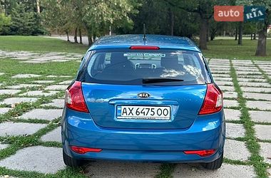 Хэтчбек Kia Ceed 2009 в Харькове