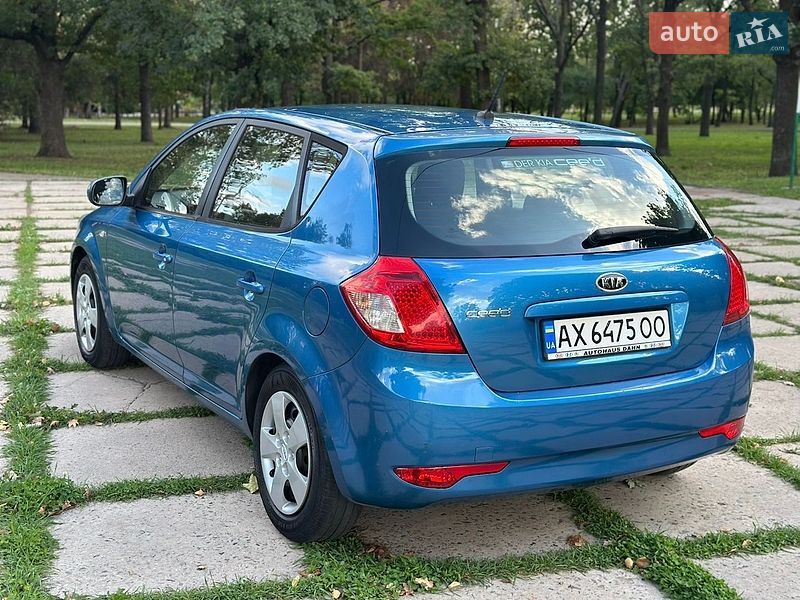 Хэтчбек Kia Ceed 2009 в Харькове