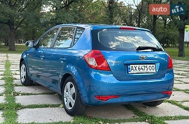 Хэтчбек Kia Ceed 2009 в Харькове