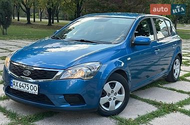 Хэтчбек Kia Ceed 2009 в Харькове