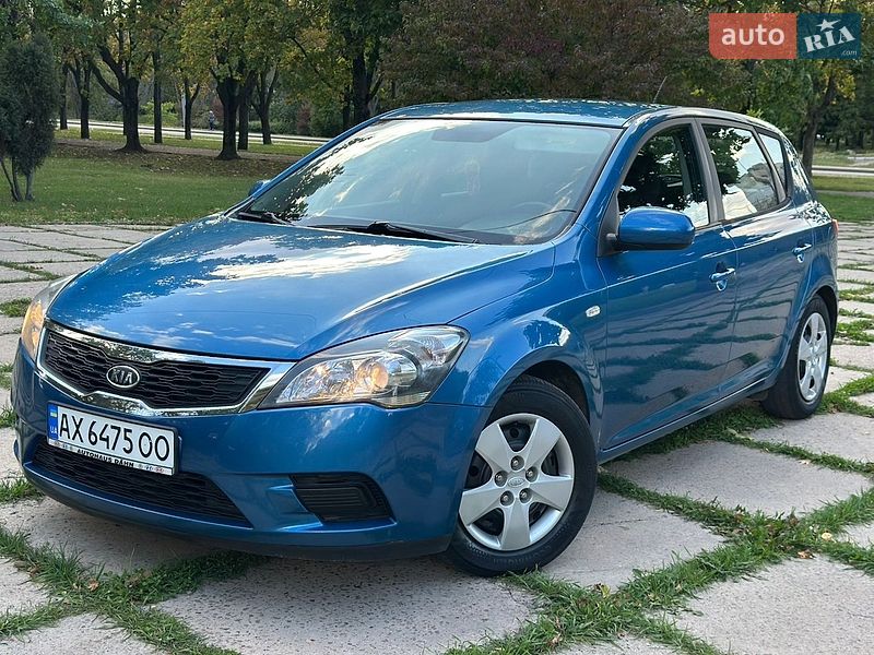 Хэтчбек Kia Ceed 2009 в Харькове
