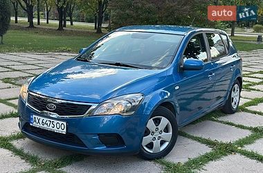 Хэтчбек Kia Ceed 2009 в Харькове