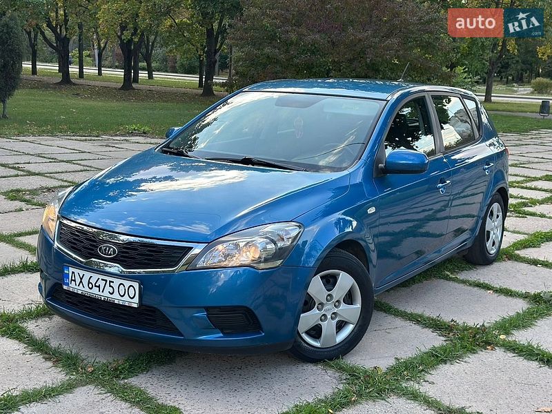 Хэтчбек Kia Ceed 2009 в Харькове