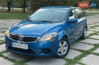 Хэтчбек Kia Ceed 2009 в Харькове